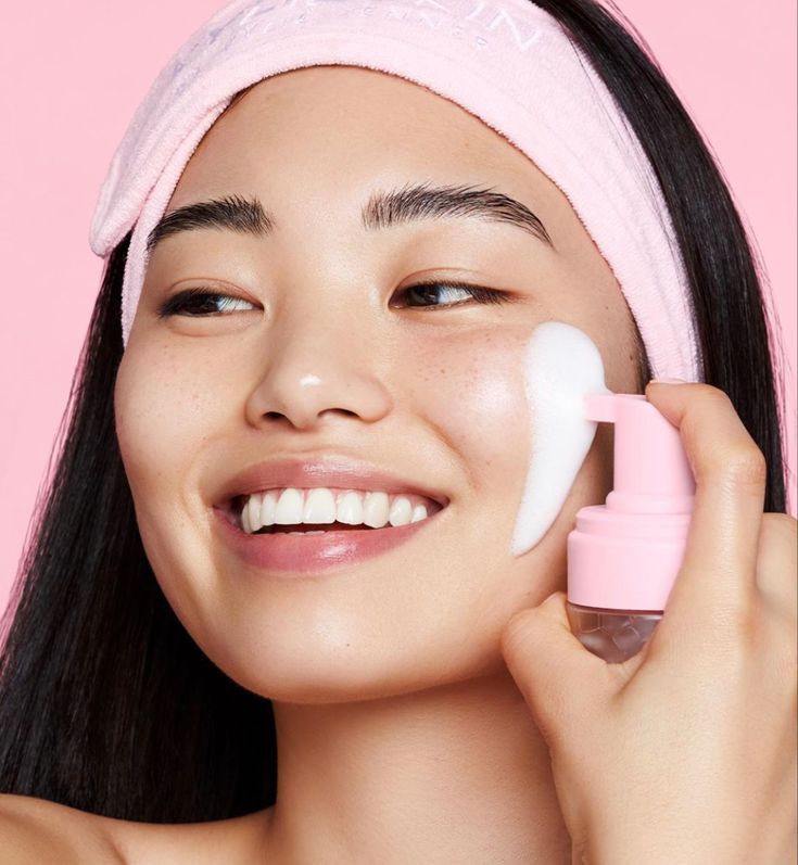 How to Layer Skincare Products for Maximum Benefits